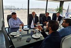 نشست مدیر عامل شرکت توزیع برق استان تهران با صنعتگران شهرک صنعتی عباس آباد  و شنزار برگزار شد