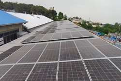 الزام قانونی دستگاه‌های اجرایی به تأمین ۲۰ درصد برق مصرفی از نیروگاه‌های تجدیدپذیر؛ دعوت مدیرعامل شرکت توزیع برق استان تهران به اقدام فوری