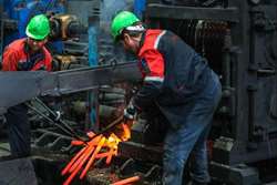 بی تعهدی صنایع انرژی بر در ساخت نیروگاه؛ عامل ناترازی برق در کشور