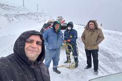 تلاش بی وقفه کارکنان برق رودهن در دمای زیر صفردرجه به ثمر نشست/ سربازان مرکز آموزشی ارتش از سرمازدگی نجات یافتند