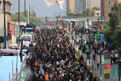 تکریم کارکنان شرکت توزیع نیروی برق استان تهران از جاماندگان اربعین؛ موکب پنج تن آل عبا در مجاورت منطقه برق ری برپا شد